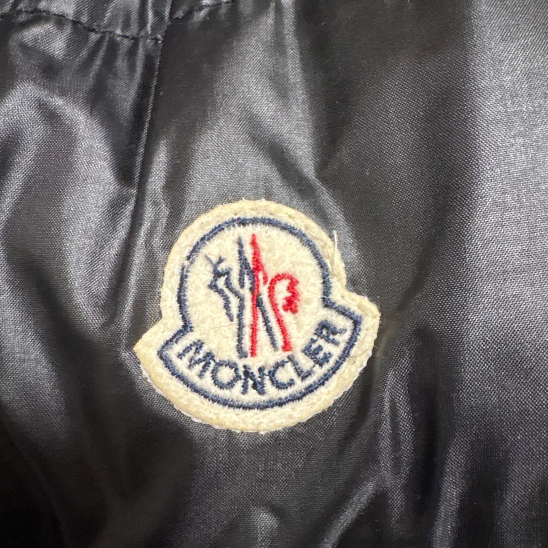 秤金次　　MONCLER ブラック ダウンベスト　s