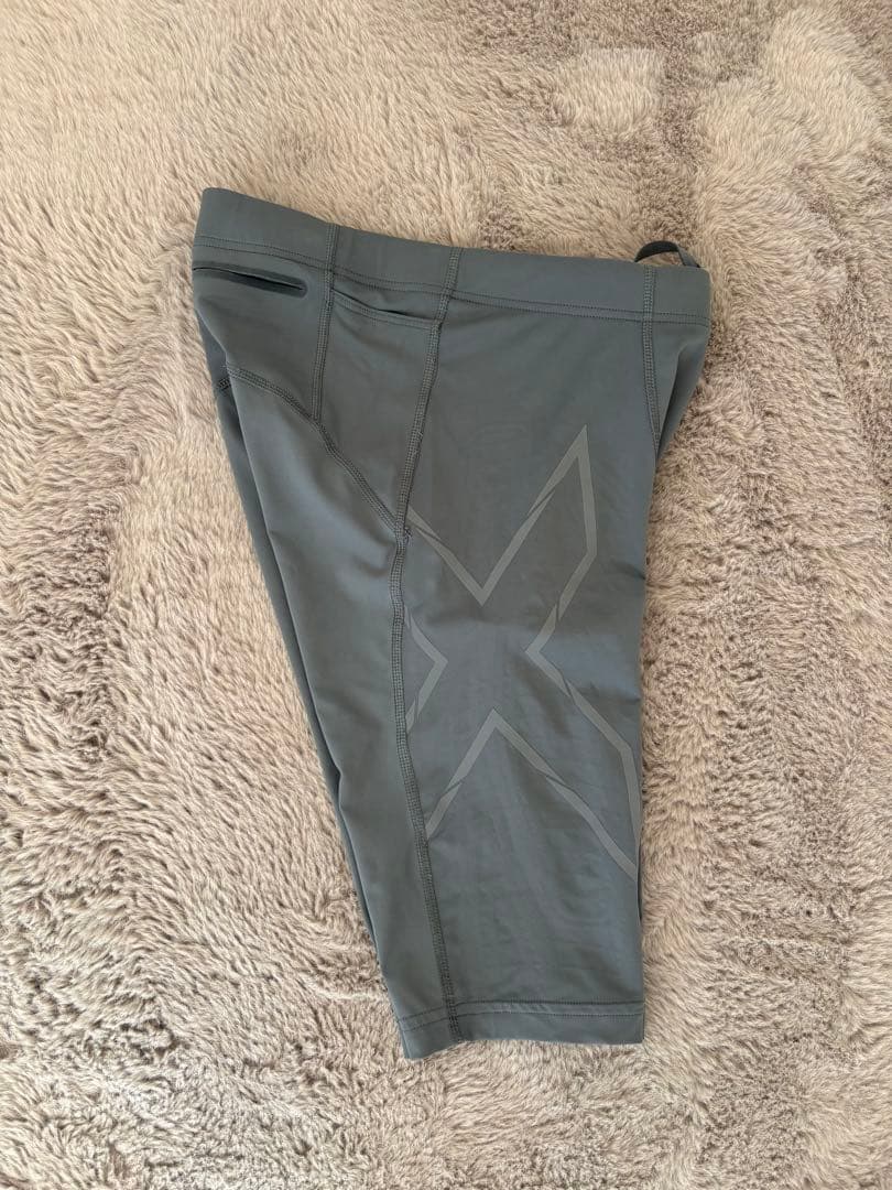 2xu ハーフタイツ　グレー　XS