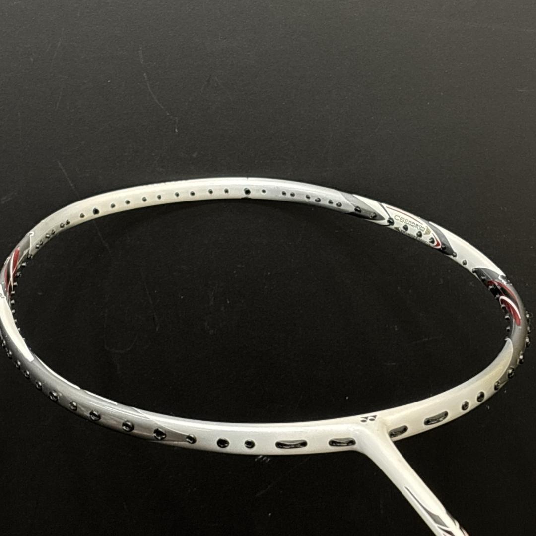 YONEX　ヨネックス　ARCSABER　7　バトミントンラケット　ガット無し