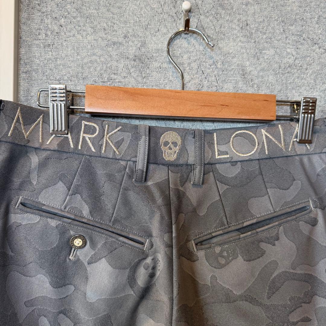 極美品MARK&LONA 総柄 グレー ゴルフウエア ハーフパンツM ロゴ刺繍