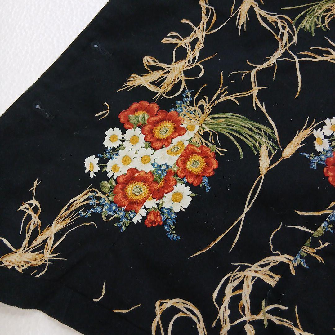 春一番PINK HOUSE ブラック花柄刺繍ベスト総柄　未使用に近い