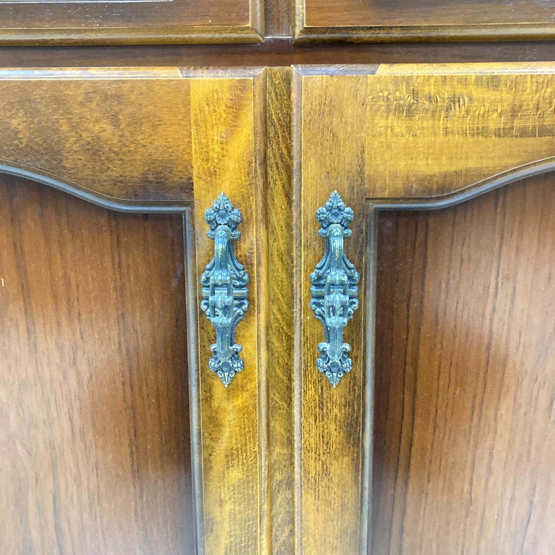 【カリモク】コロニアル　カップボード　食器棚