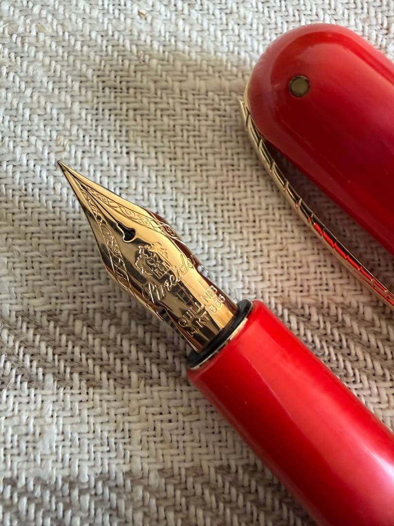 Pineider 、赤、未使用品