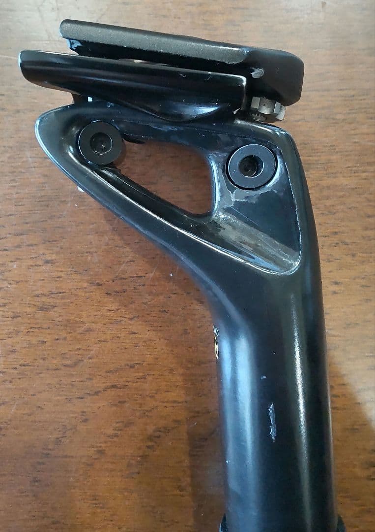 fi'zi:k フィジーク シートポスト 27.2mm CYRANO00