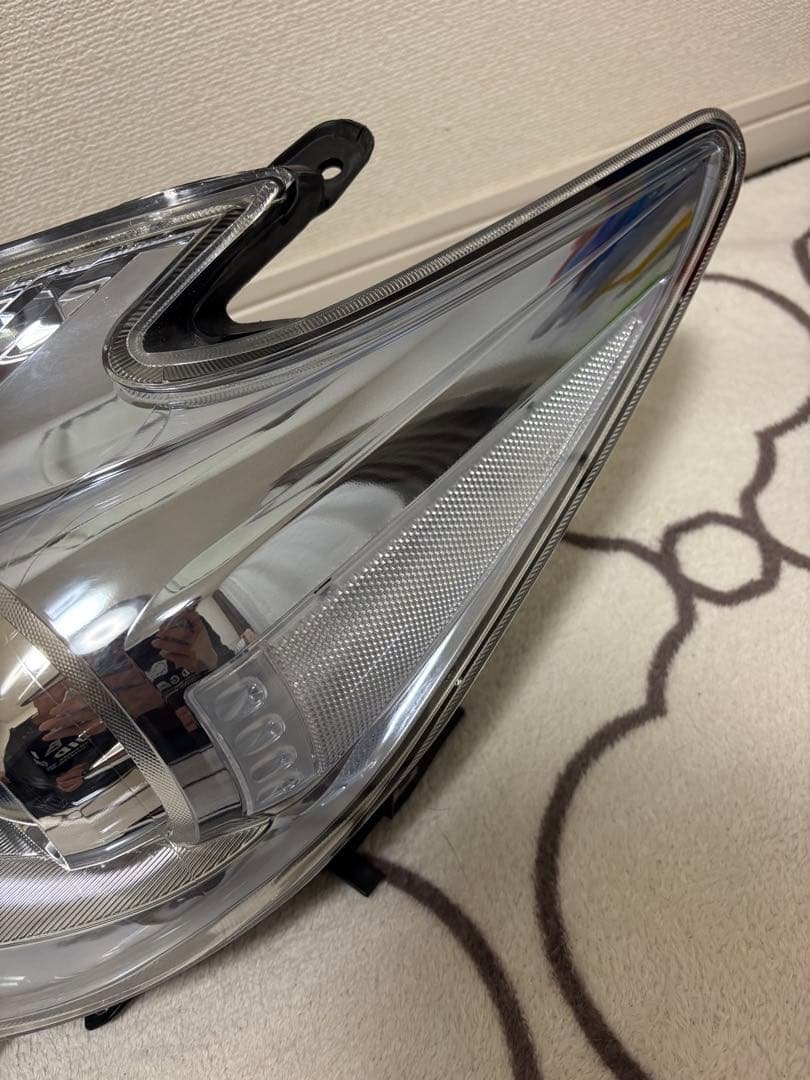 30プリウス ヘッドライト　美品