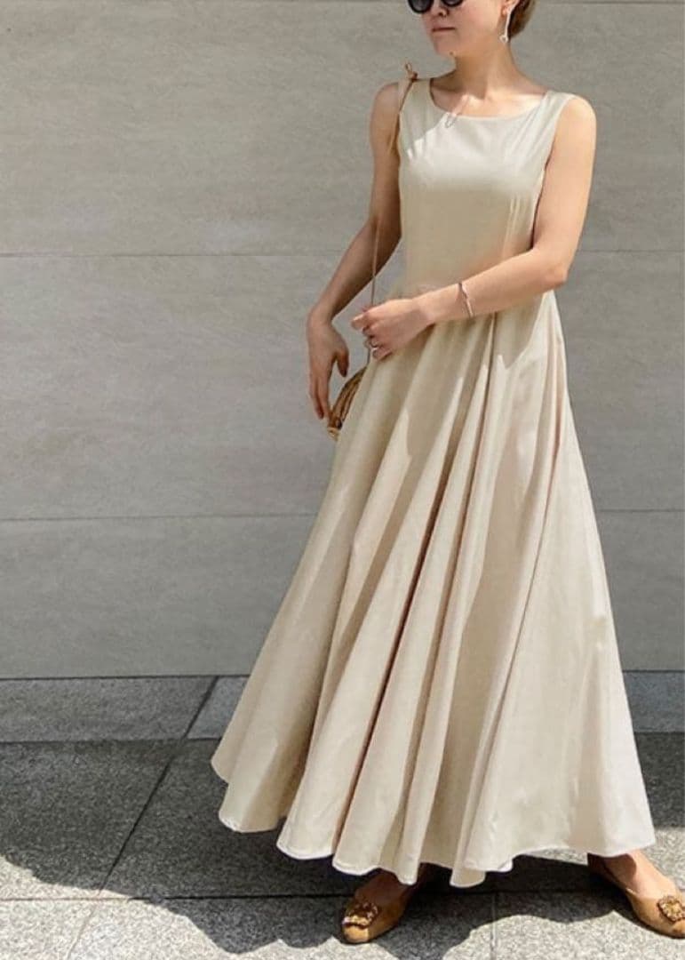 JENNE ジェンヌ ノースリーブリッチフレアワンピース ベージュ