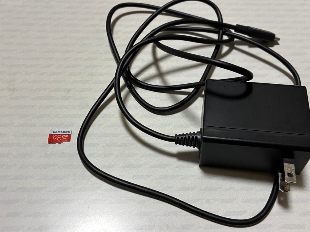 初期化済みNintendo Switch Lite ピンク 本体ケースソフト付き