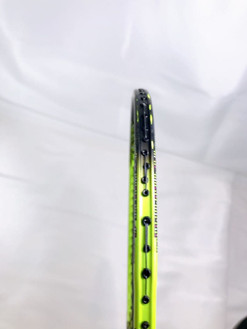 【美品】YONEX VOLTRIC30 ボルトリック30 5UG5 イエロー