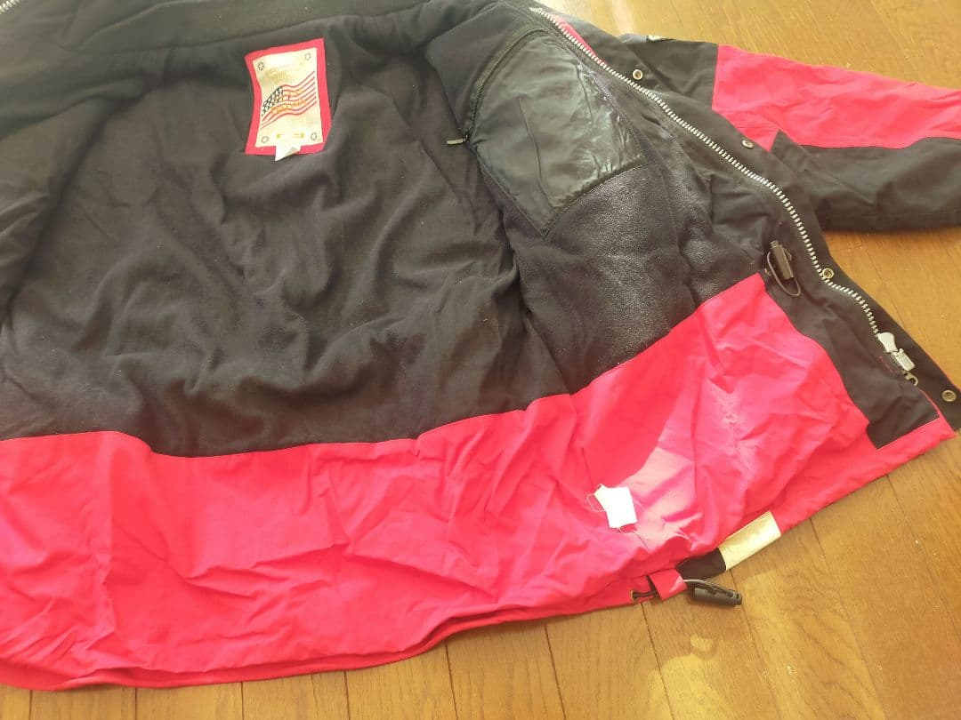 DAIWA フィッシングスーツ　赤　反射材付　М　美品　アウトドア　防寒着