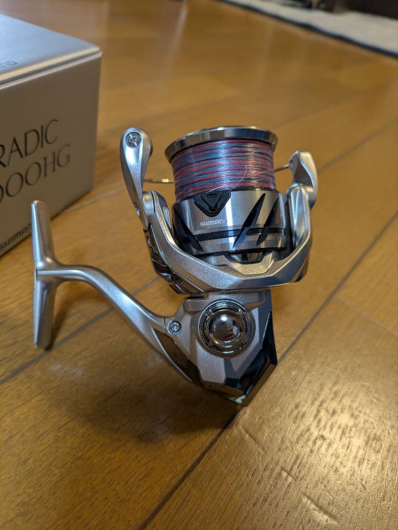 極美品！23STRADIC C3000HG スピニングリール