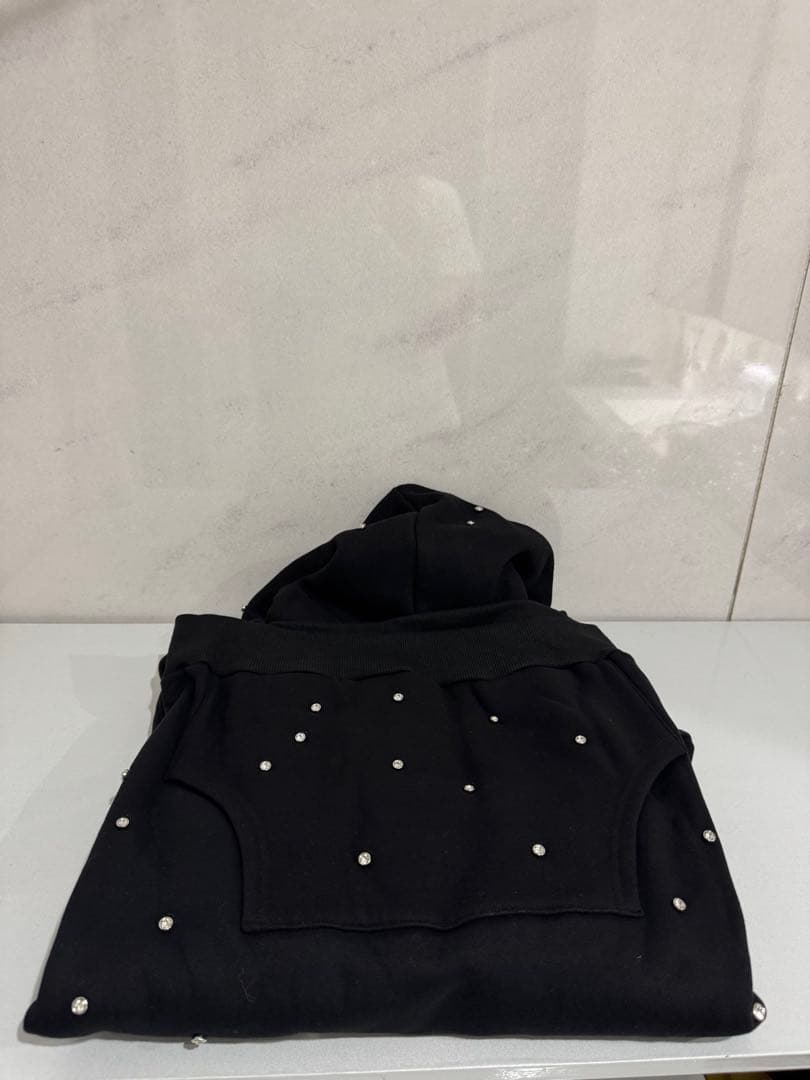 【新品未使用！】❤︎ダーリッチ❤︎ランダムビジューフーディ❣️ブラック