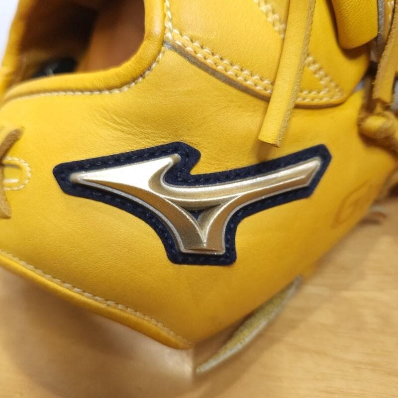 ミズノ グローバルエリート AXI トリプルXXX 美品 内野用 軟式グローブ