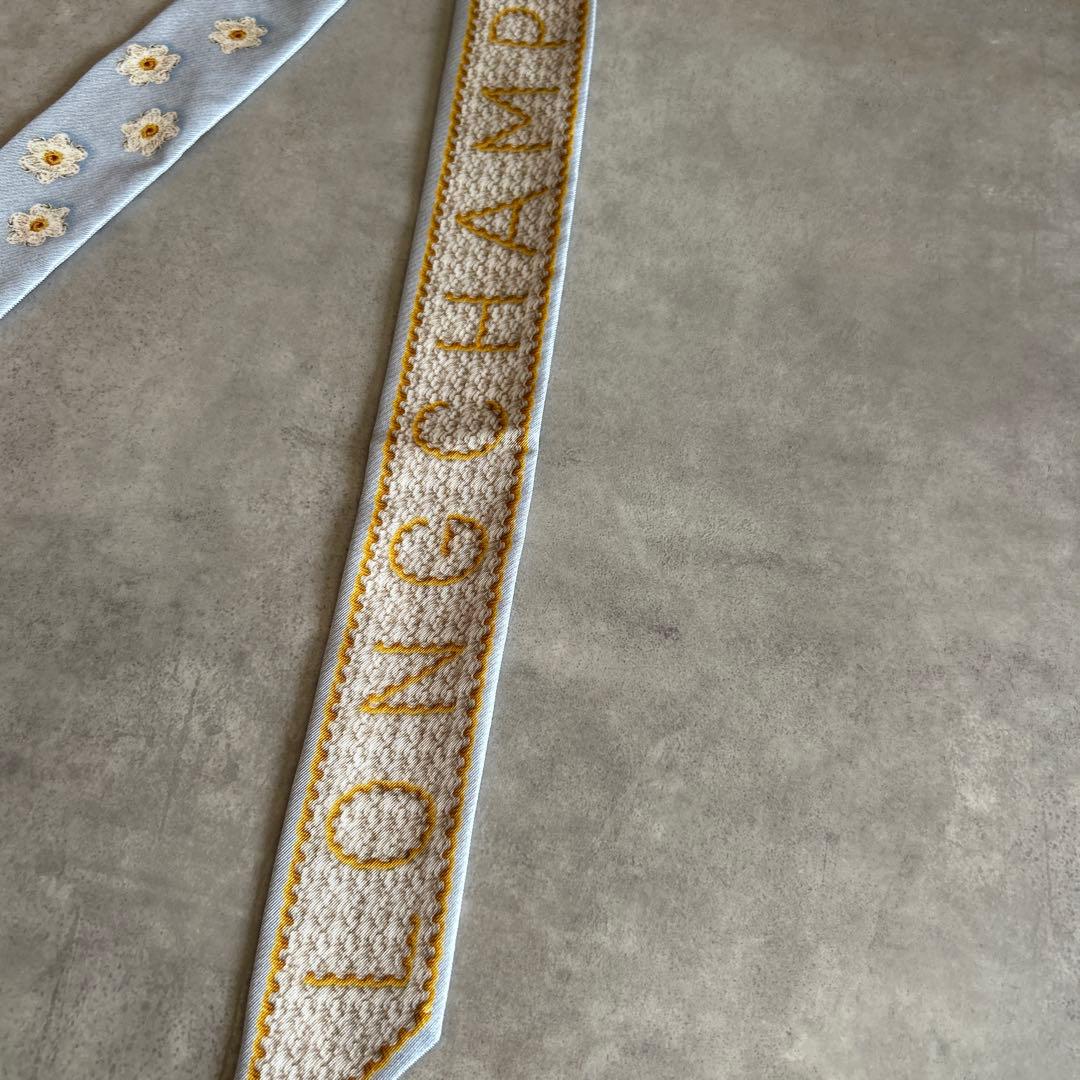 未使用　Longchamp ロンシャン　デイジー　水色　シルクスカーフ