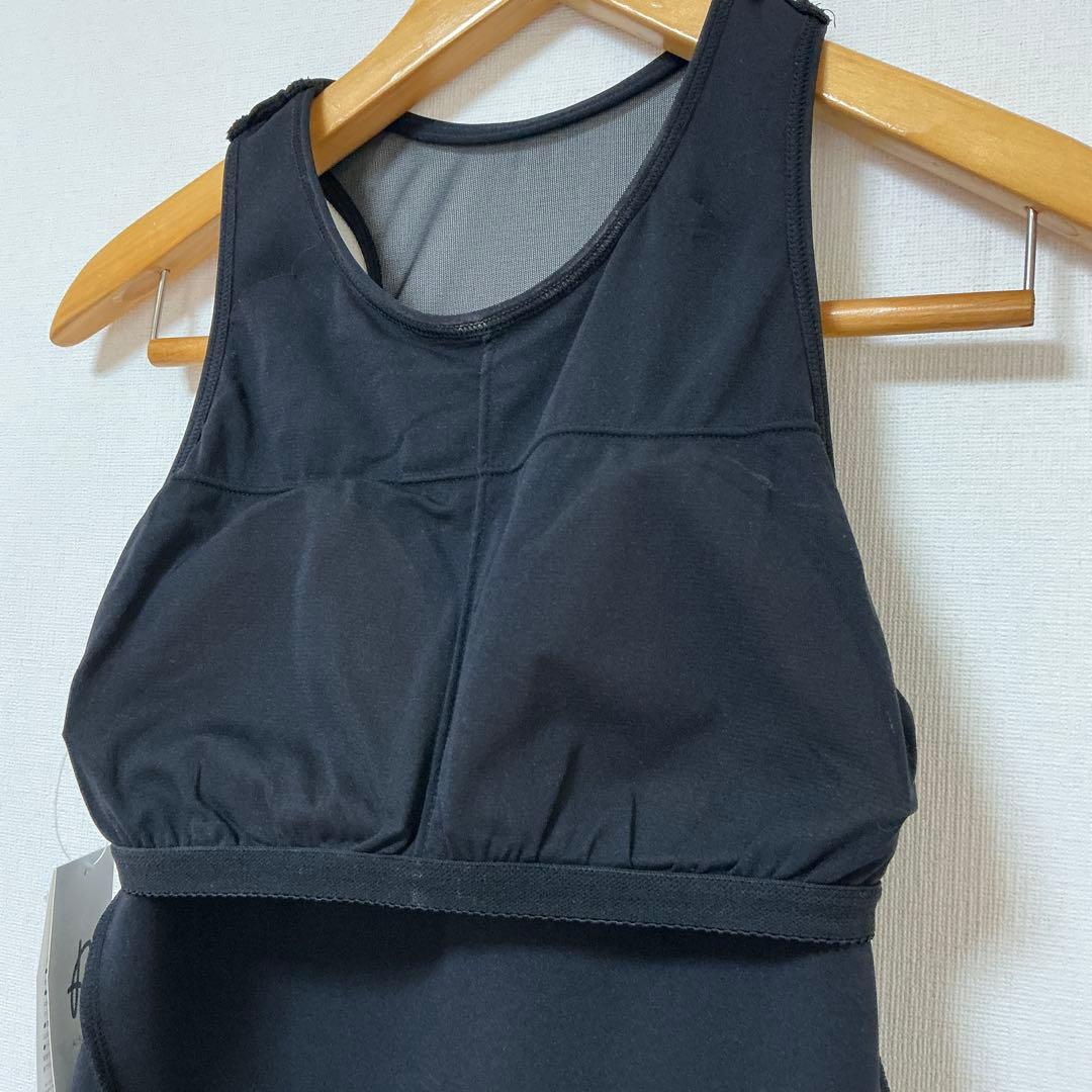 【新品】ALBOVE タンクトップ　ヨガウェア　カップ付き　ブラック