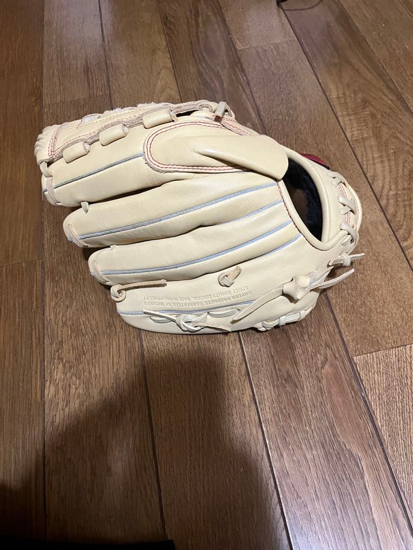軟式グローブ アイボリー