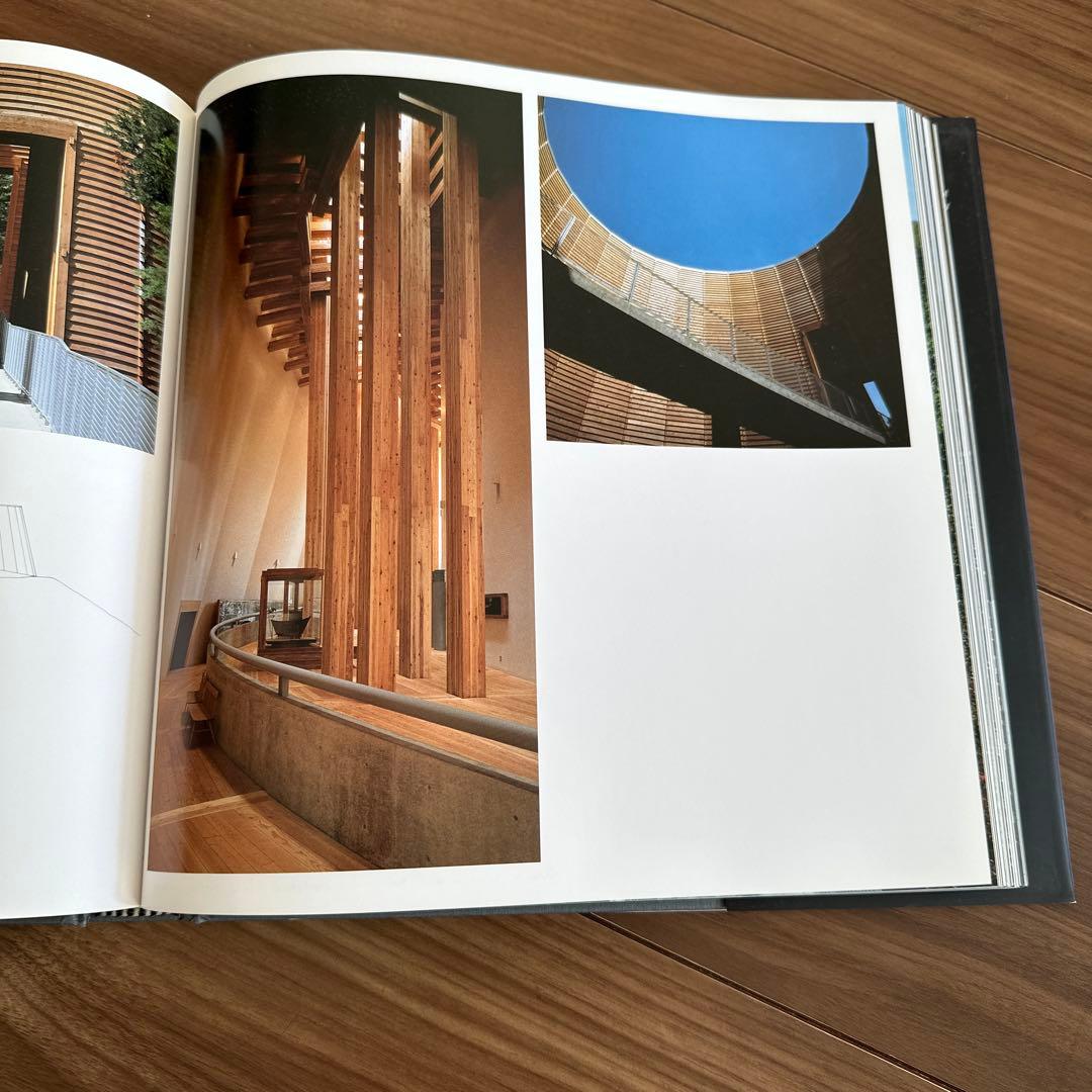 TADAO ANDO LIGHT AND WATER 安藤忠雄　サイン入り