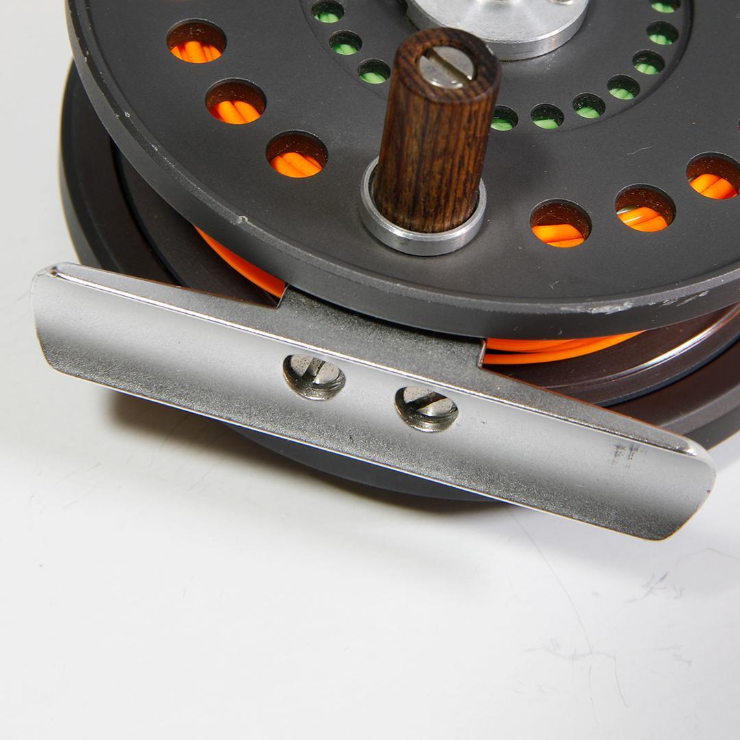 フライリール UFMウエダ CRI ＃2300 5-6番ライン用 <02606>