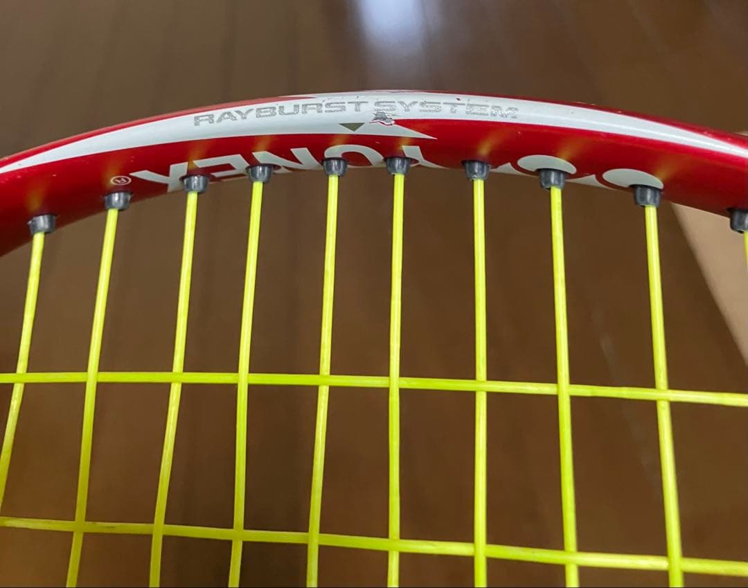 ボルトレイジ7Vテニスラケット 赤