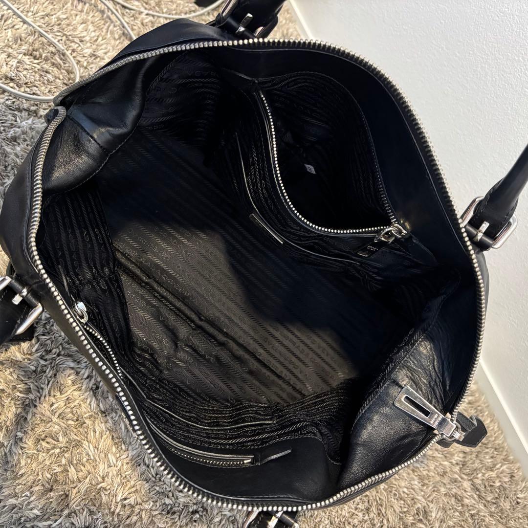 PRADA プラダ 白タグ付きブラック レザーボストンバッグ シルバー金具