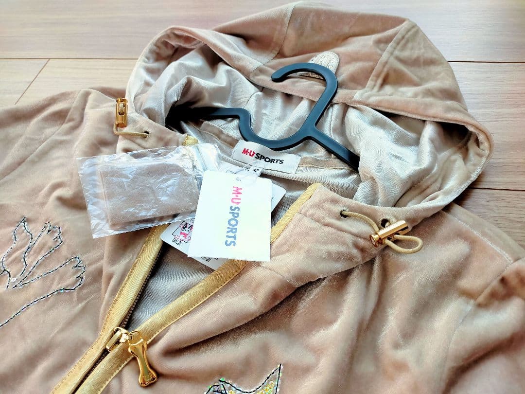 新品M-U SPORTS ミエコウエサコ刺繍ベロアフード付きパーカブルゾン42