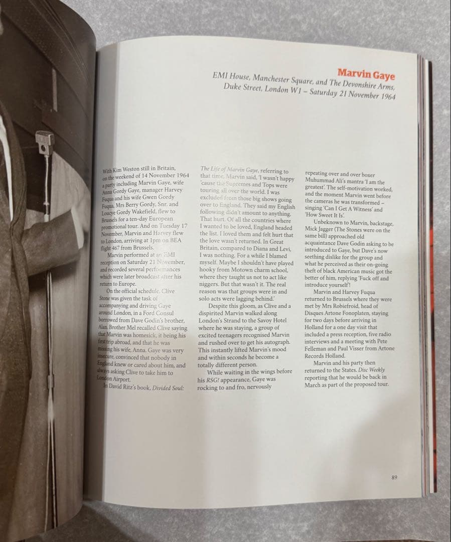 HITSVILLE! THE BIRTH OF TAMLA MOTOWNサイン入