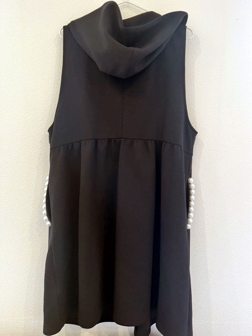 【美品】Rose Tiara 46大きいサイズパールポケットフードジレ