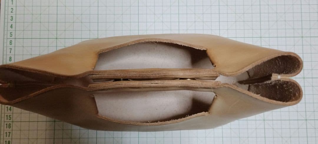 【厚革堅牢】総手縫いハンドメイド　一枚革のハンドバッグ　救急箱