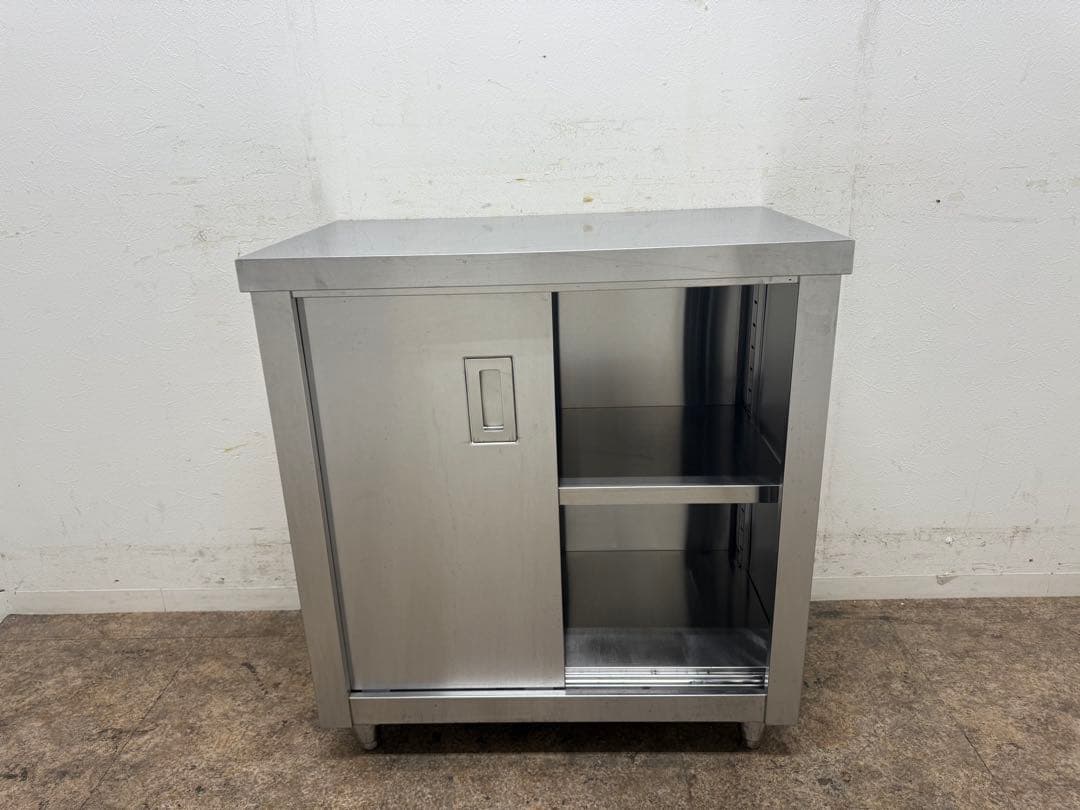 ステンレス　業務用　扉付き作業台　店舗　飲食店　W７５０ｘD４５０ｘH８００ｍｍ