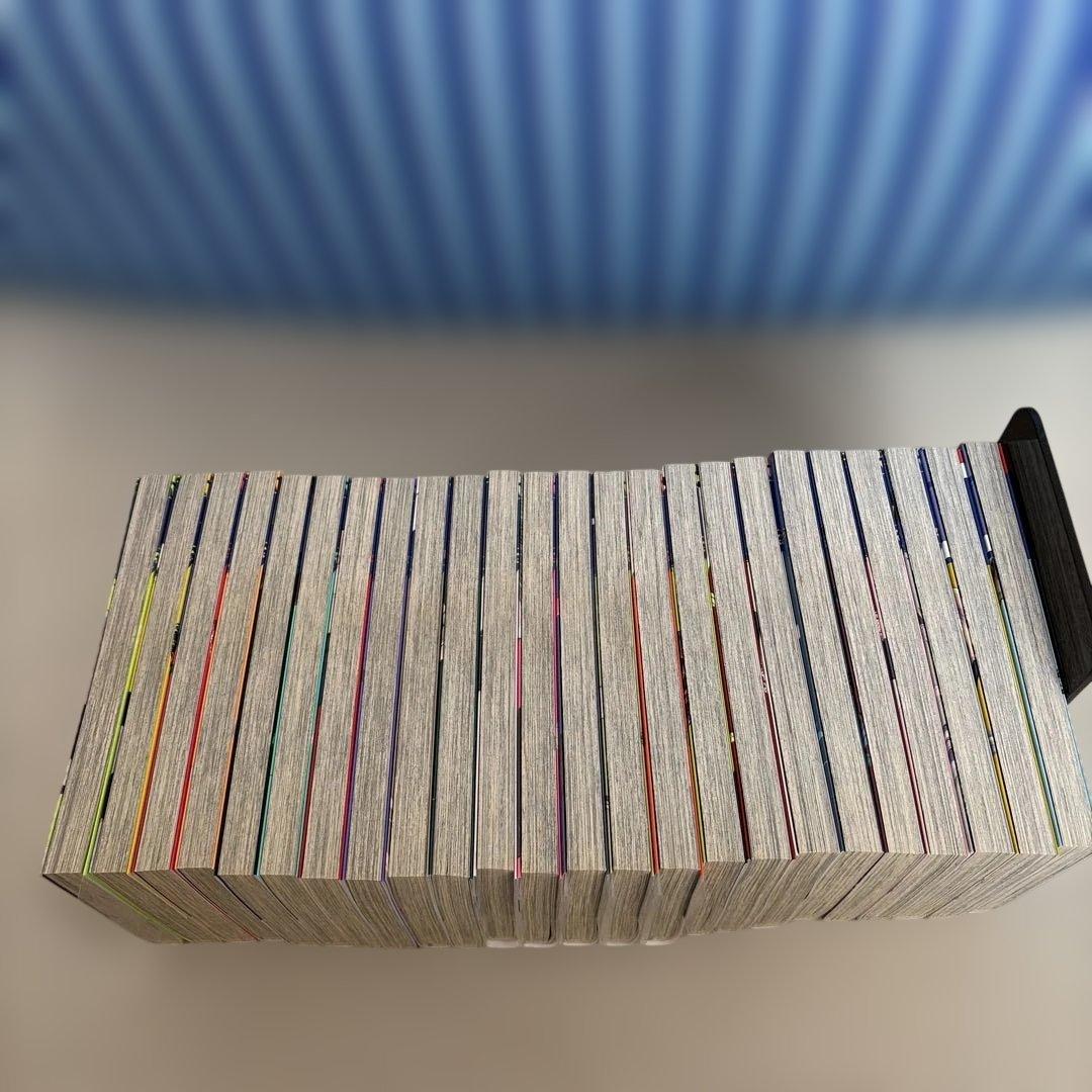 ブルーロック 1〜24巻セット ➕ステッカー 、缶バッジ4個 、ポストカード