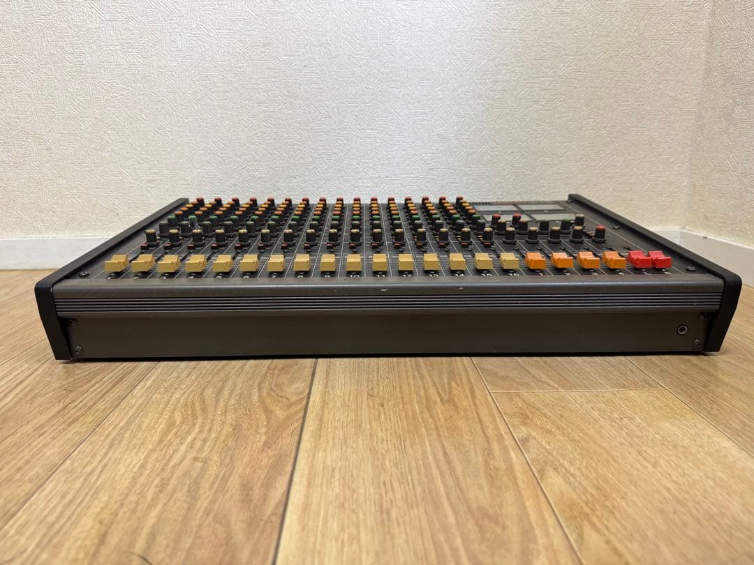 【訳あり】TASCAM M-216