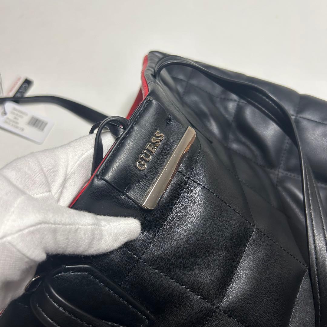 新品 タグ付き GUESS リバーシブル ショルダー バック 黒と赤