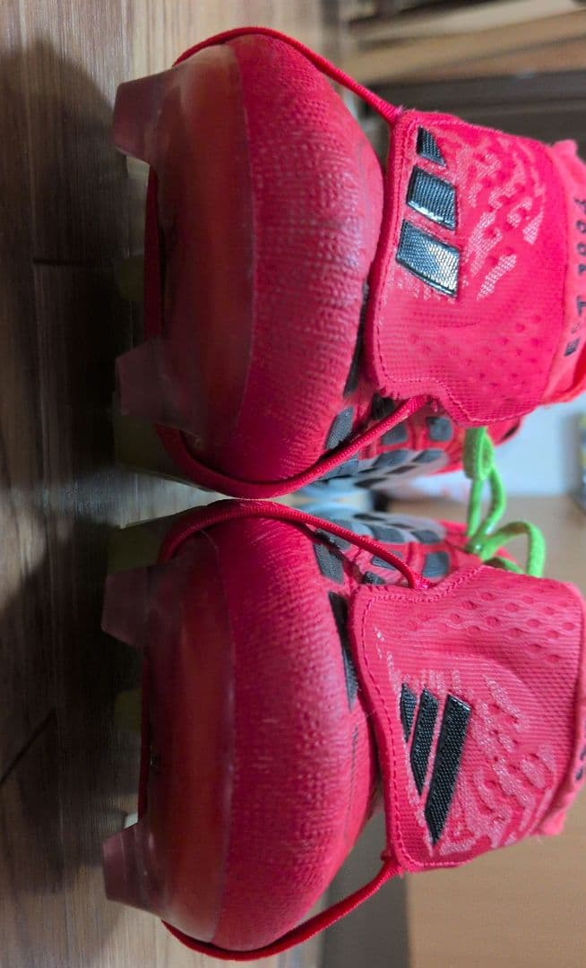 adidasサッカースパイクプレデター 26センチ