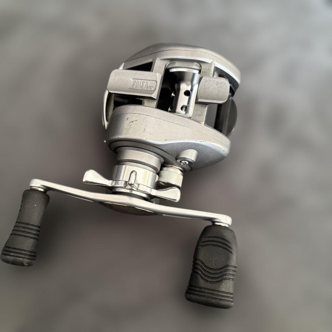 ダイワ US Advantage ベイトリール シルバー