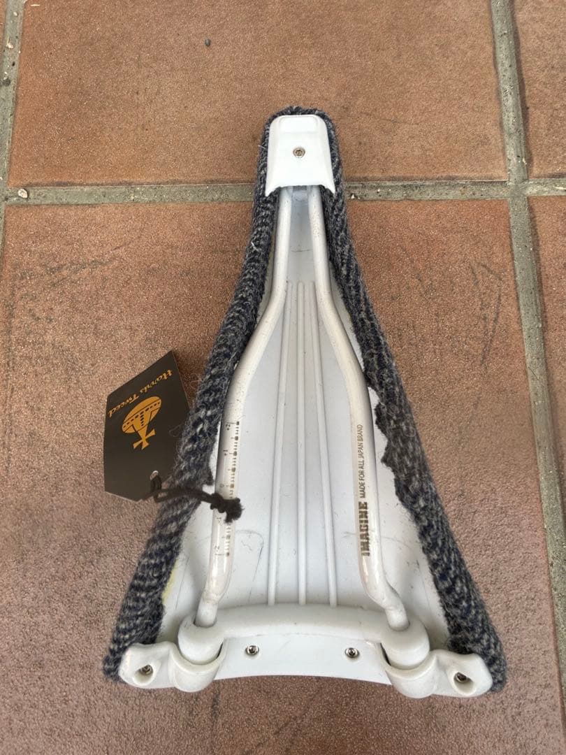 ハリスツイード　Harris Tweed サドル　自転車　①