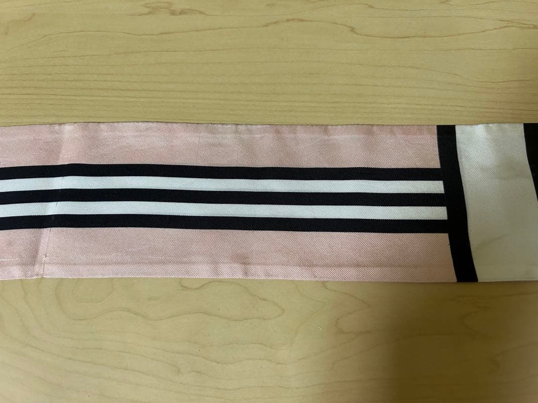 Burberry スキニースカーフ シルク