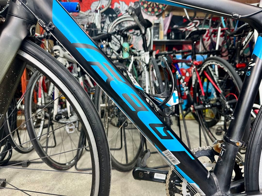 基本分解発送送料無料！完成車配送等ご相談ください！FELT Z95 新品タイヤ