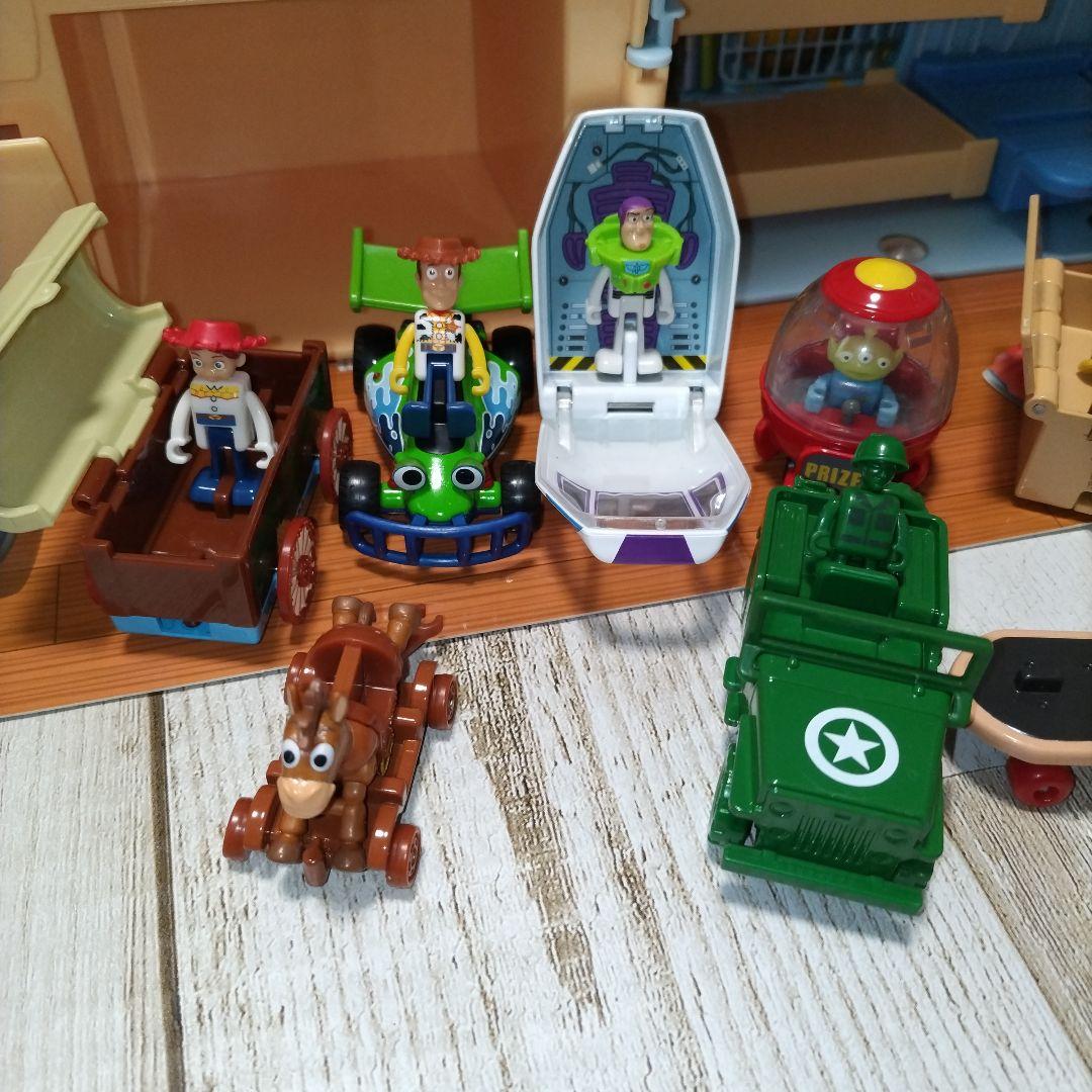 ゆり　トミカ　トイストーリー　アンディルームに変身！パノラマバッグ