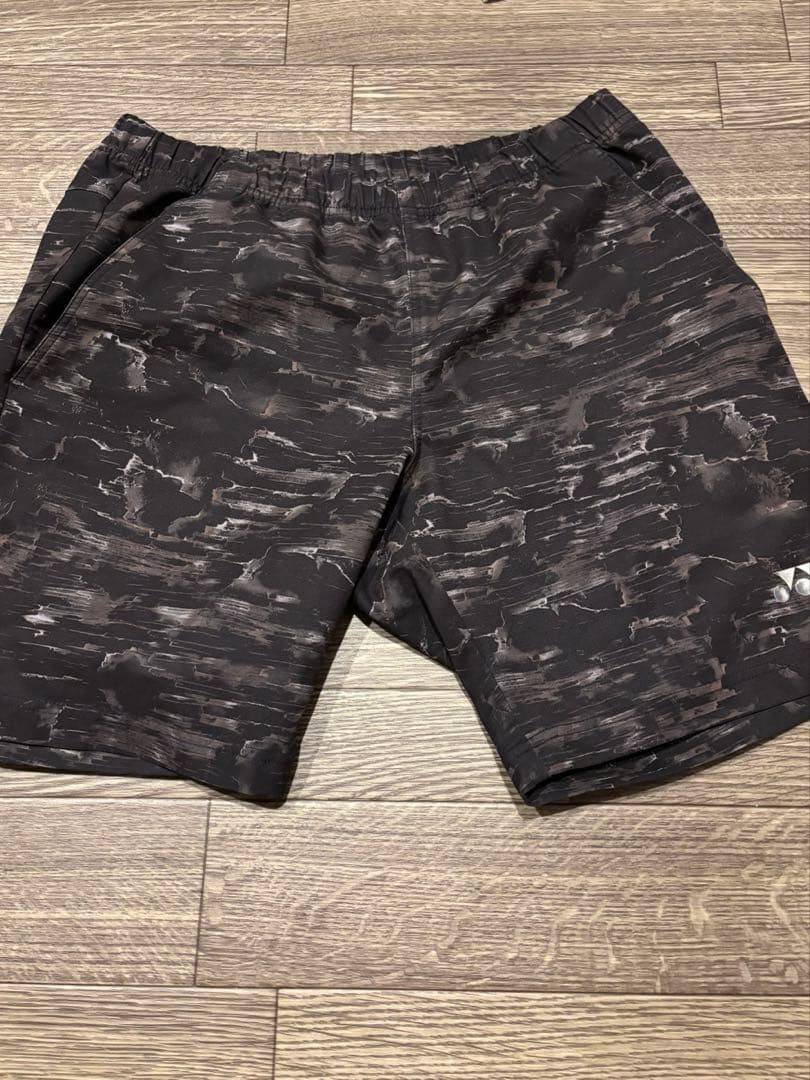 ヨネックス 黒灰迷彩 短パン