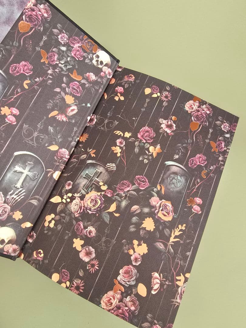 洋書 The Coven&The Cursed MidnightWhispersBox