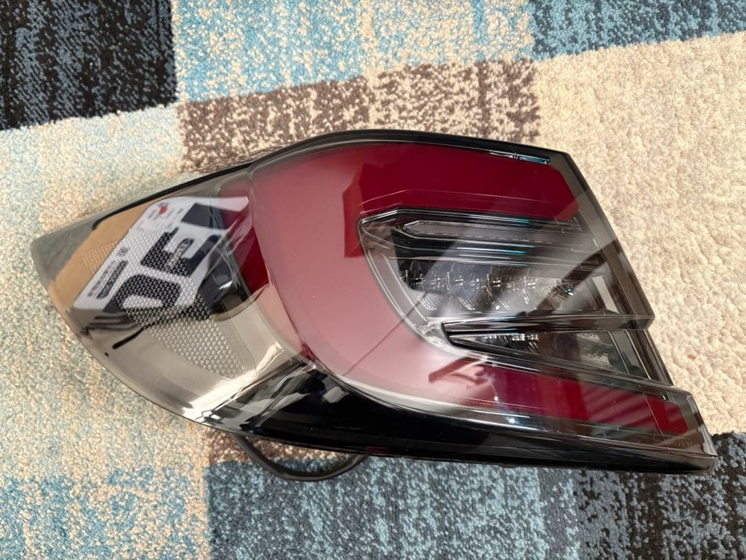 ホンダ アコードハイブリッドCV3 テールランプ