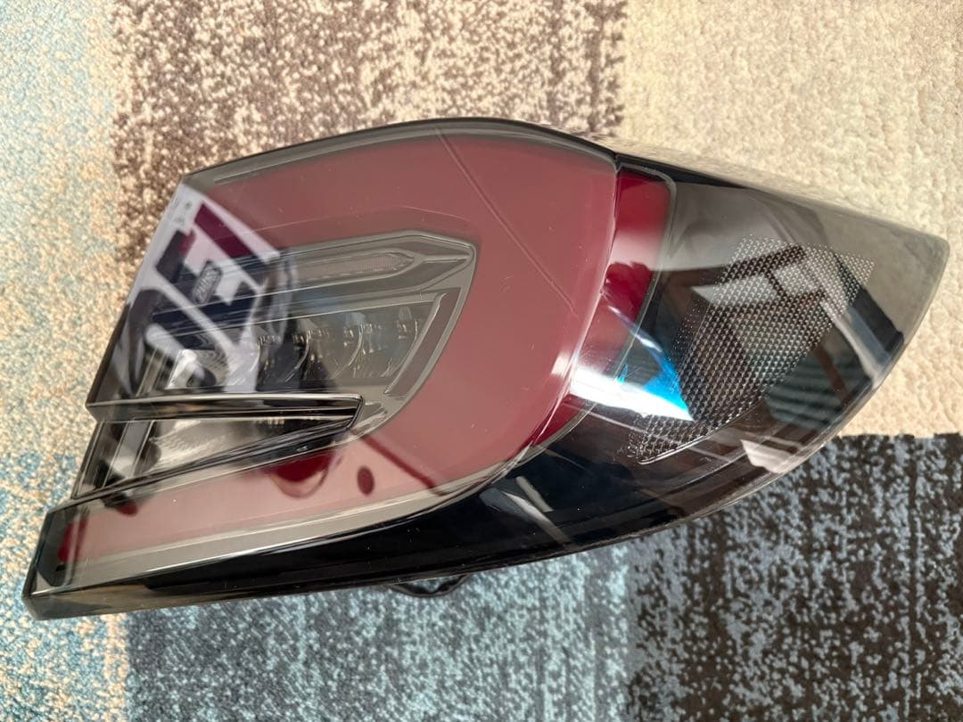 ホンダ アコードハイブリッドCV3 テールランプ