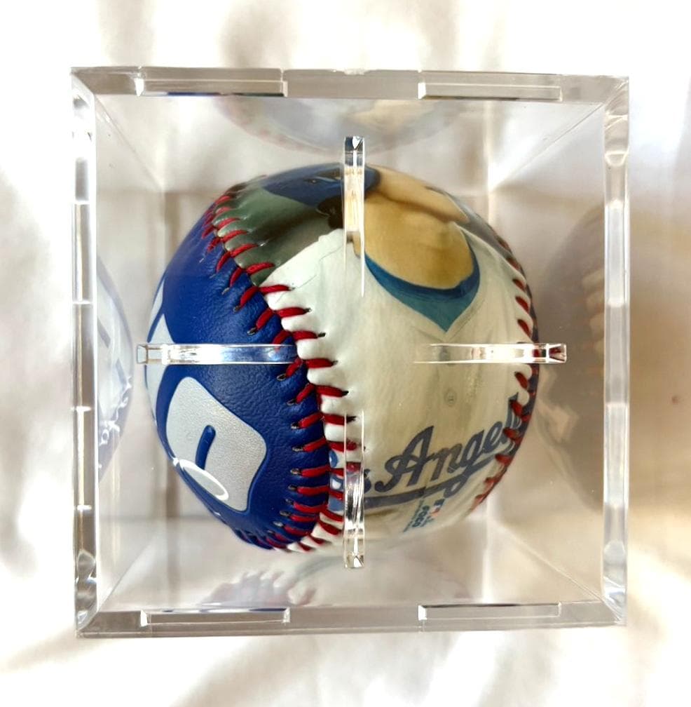 ドジャース 大谷翔平 2025個限定 サイン/画像/背番号/ケース/スタンド付き