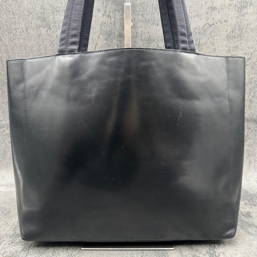 プラダ トートバッグ レザー A4 肩掛け ビジネス メンズ 黒 ロゴ ハンド