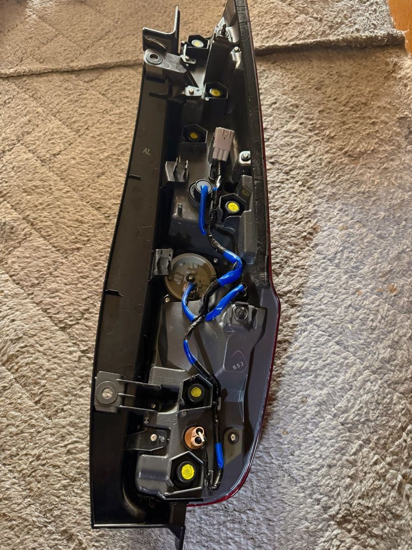 ノア　エスクァイア　80 前期　テールライト