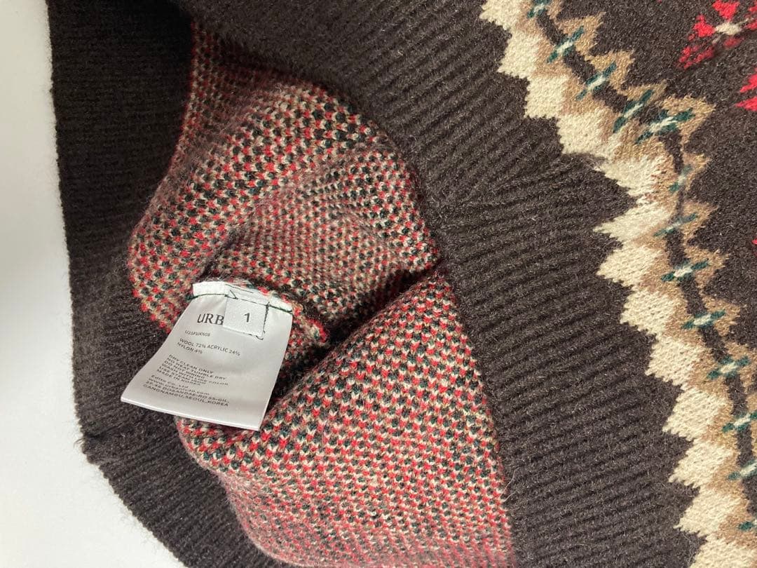 Urbanic 30 Lodge 幾何学模様 ブラウン ニットベスト