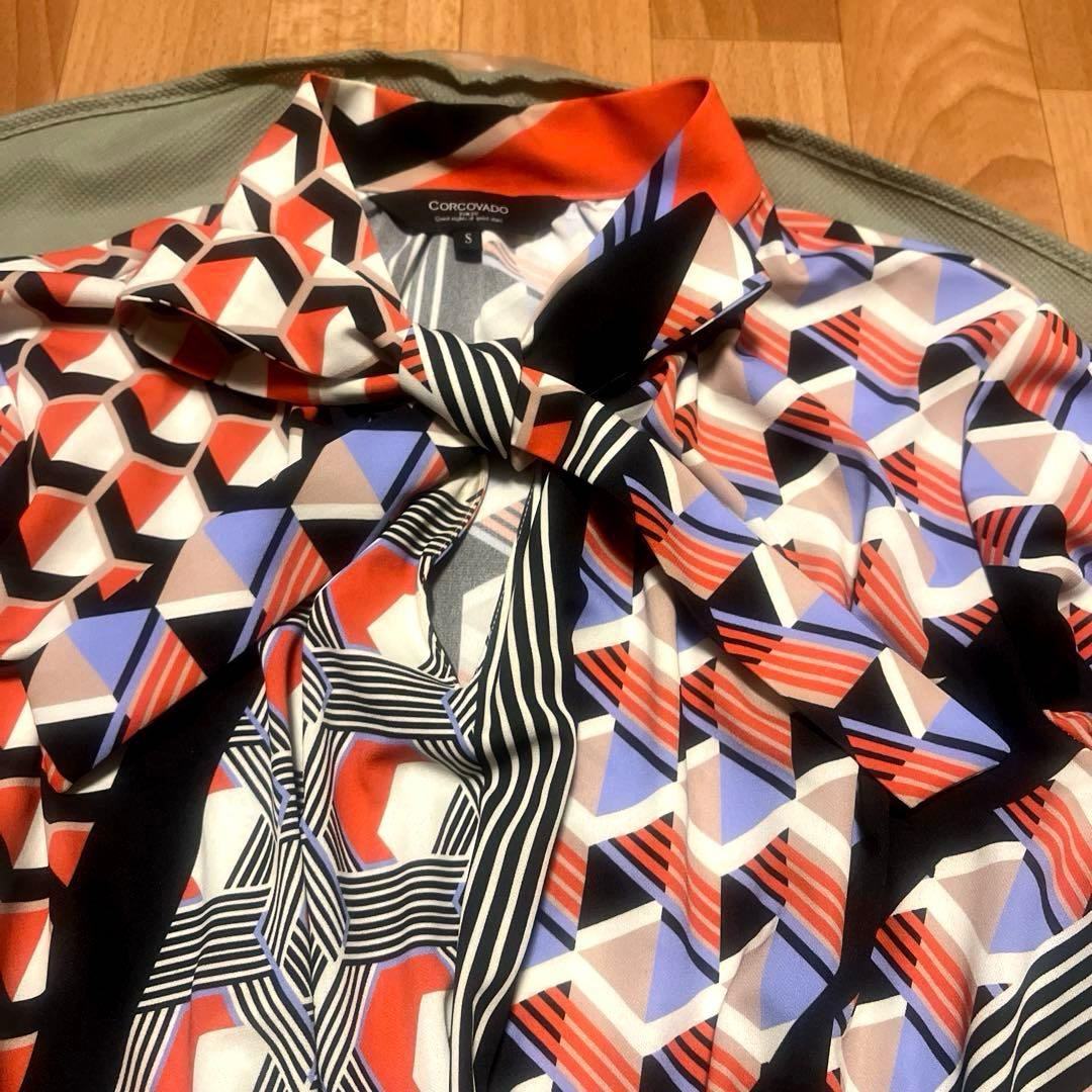 CORCOVADO リボンタイロングワンピース 幾何学柄 総柄 マルチカラー