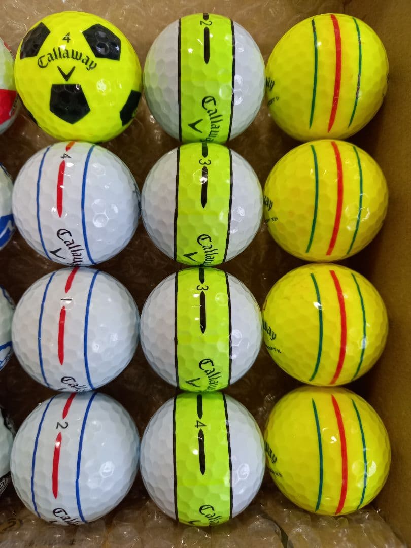 美品キャロウェイCHROME SOFTサッカーボール柄他ロストボール24球