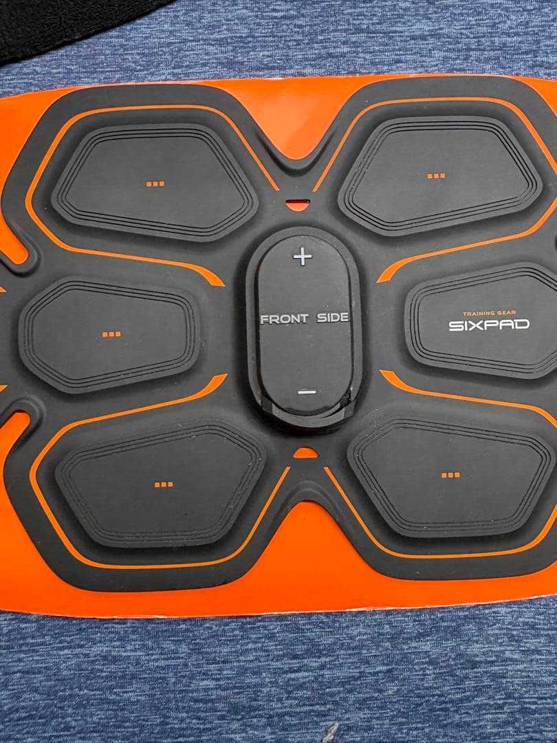 【三連休特別価格】【美品】新品パッド付　シックスパッド　アブズベルト　S/M/L