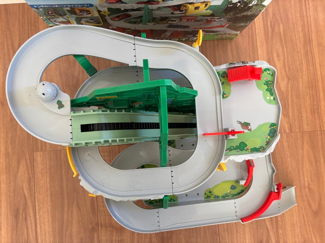 トミカ　ダブルアクショントミカビル&やまのぼりドライブ　２点セット