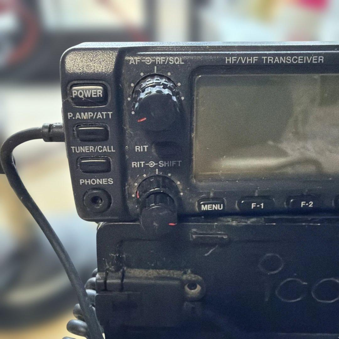 IC-706 HF/VHFトランシーバー